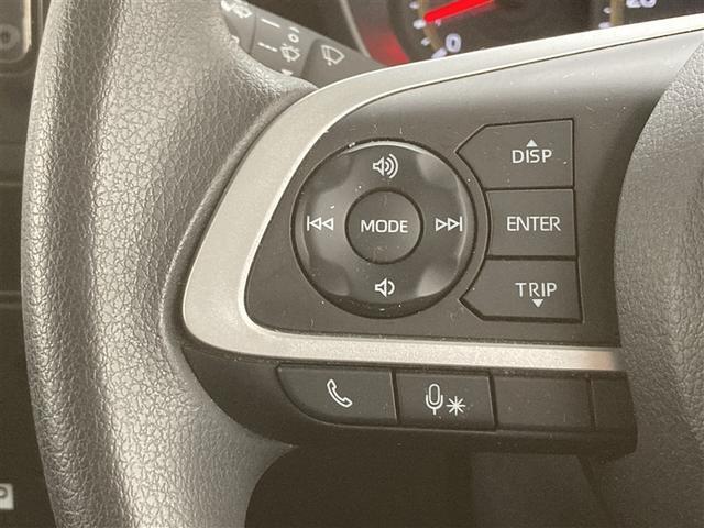 運転中、オーディオの操作をしてて、ハッとしたことはありませんか？ステアリングスイッチは、運転中でもハンドルでオーディオの操作が可能です。安全なドライブをサポートします。