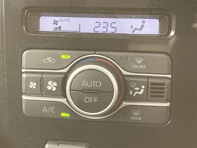 オートエアコンは温度を設定するだけで、自動で風量などを設定してくれます。運転しながら操作も必要ないので、安全性も向上します。