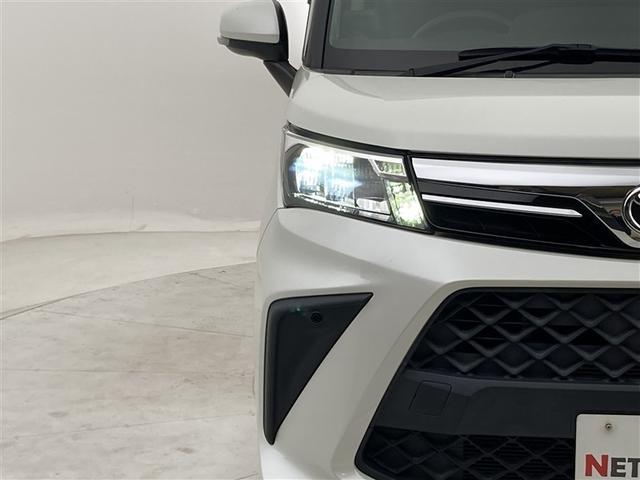 今や主流となってきました「ＬＥＤヘッドランプ」。消費電力も少なく、エコ走行に貢献します。コレが付いているだけで、優越感に浸れますよね。ＨＩＤに負けないくらい明るく安全です。