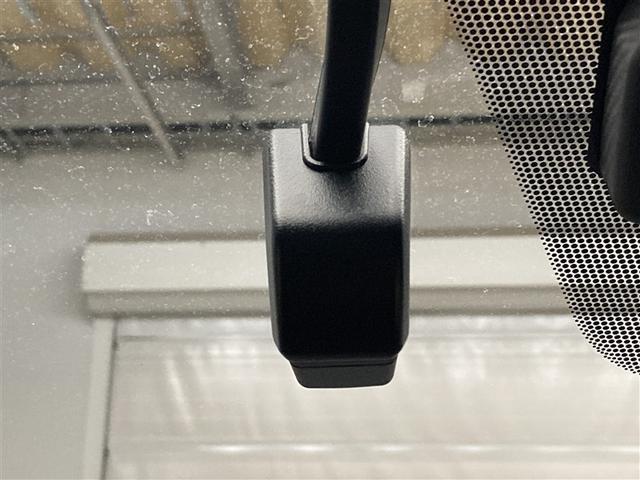 IS IS300h バージョンL 3眼LEDヘッドライト シートベンチレーション ステアリングヒーター パドルシフト 電動リヤサンシェード PKSA シートメモリー3セット レーダークルーズコントロール パノラミックビューモニター(17枚目)