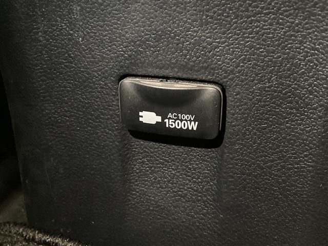 プリウス ＳセーフティプラスＩＩ　トヨタ・セーフティ・センス　Ｔコネクトナビ　パノラミックビューモニター　バックモニター　リヤクロストラフィックアラート　ＬＥＤライト　レーダークルコン　純正ドライブレコーダー　１５００Ｗ電源　フルセグ（18枚目）