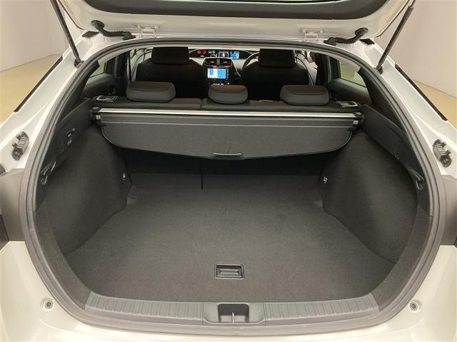 プリウス ＳセーフティプラスＩＩ　トヨタ・セーフティ・センス　Ｔコネクトナビ　パノラミックビューモニター　バックモニター　リヤクロストラフィックアラート　ＬＥＤライト　レーダークルコン　純正ドライブレコーダー　１５００Ｗ電源　フルセグ（28枚目）