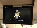 フリップダウンモニターも装備しております。お子様も退屈知らずで長時間のドライブや、渋滞中でも飽きることなく楽しい時間を過ごすことができそうですね。