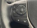 運転中、オーディオの操作をしてて、ハッとしたことはありませんか?ステアリングスイッチは、運転中でもハンドルでオーディオの操作が可能です。安全なドライブをサポートします。