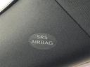 運転席、助手席のエアバッグはもちろん、サイドエアバッグも装備しています。ワンランク上の安全性を求めているお客様にオススメの装備です。