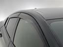 ドアバイザーも付いています。雨の日に少し窓を開けても、雨水が入りにくく、喫煙する方などにも強い味方です。
