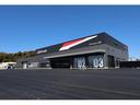 【静岡県袋井市】★ＧＲガレージ袋井です！８６やＧＲを中心としたスポーツ専門の大型中古車店舗です。ＧＲガレージ史上初の中古車専用店！！スポーツカーを中心に中古車展示をしています。