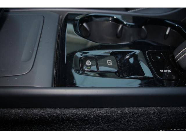 XC40 B5 AWD Rデザイン(18枚目)