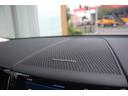 【harman/kardon】世界のオーディオファン垂涎のプレミアムサウンドシステムを搭載。原音に近い音場空間を忠実に再現。乗る人すべてに最良の音響体験を提供します。