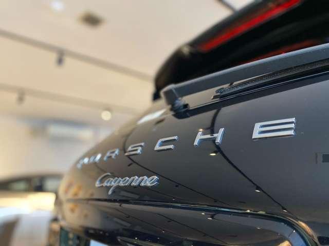 カイエン ３．６　ティプトロニックＳ　４ＷＤ　社外ダウンサス　グロスブラック２２ＡＷ　ルーフレール　サンルーフ　オートマチックテールゲート　純正ナビ　Ｂｌｕｅｔｏｏｔｈ　ＥＴＣ　ブラックレザーシート　法人ワンオーナー（25枚目）