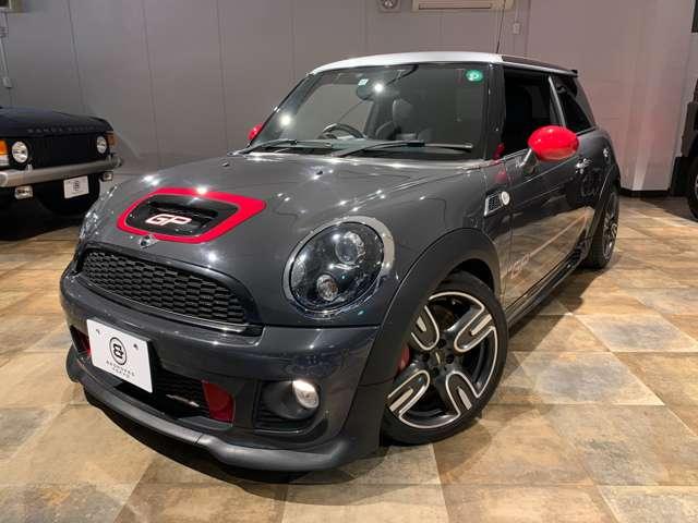 ＭＩＮＩ ジョンクーパーワークスＧＰ　６ＭＴ世界限定２０００台　日本限定２００台　専用ＡＷ　カロッツェリアナビ（ＡＶＩＣ－ＭＲＺ００９）　バックカメラ　ＥＴＣ　取説　記録簿　スペアキー（3枚目）
