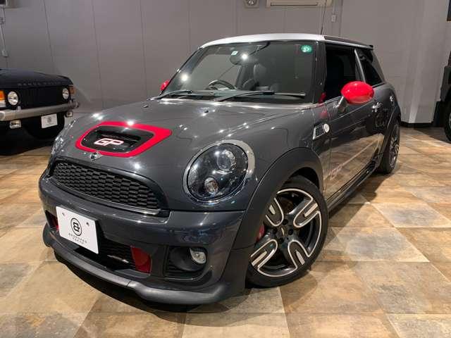 ＭＩＮＩ ジョンクーパーワークスＧＰ　６ＭＴ世界限定２０００台　日本限定２００台　専用ＡＷ　カロッツェリアナビ（ＡＶＩＣ－ＭＲＺ００９）　バックカメラ　ＥＴＣ　取説　記録簿　スペアキー（4枚目）