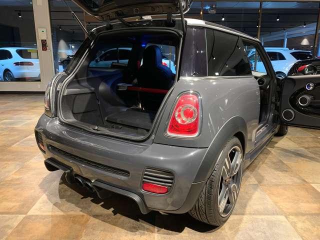 ＭＩＮＩ ジョンクーパーワークスＧＰ　６ＭＴ世界限定２０００台　日本限定２００台　専用ＡＷ　カロッツェリアナビ（ＡＶＩＣ－ＭＲＺ００９）　バックカメラ　ＥＴＣ　取説　記録簿　スペアキー（10枚目）