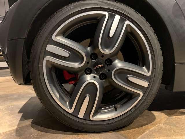 ＭＩＮＩ ジョンクーパーワークスＧＰ　６ＭＴ世界限定２０００台　日本限定２００台　専用ＡＷ　カロッツェリアナビ（ＡＶＩＣ－ＭＲＺ００９）　バックカメラ　ＥＴＣ　取説　記録簿　スペアキー（13枚目）