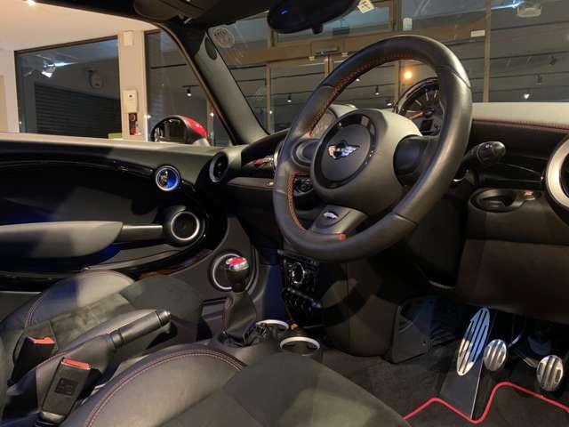 ＭＩＮＩ ジョンクーパーワークスＧＰ　６ＭＴ世界限定２０００台　日本限定２００台　専用ＡＷ　カロッツェリアナビ（ＡＶＩＣ－ＭＲＺ００９）　バックカメラ　ＥＴＣ　取説　記録簿　スペアキー（21枚目）