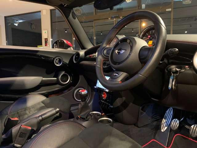 ＭＩＮＩ ジョンクーパーワークスＧＰ　６ＭＴ世界限定２０００台　日本限定２００台　専用ＡＷ　カロッツェリアナビ（ＡＶＩＣ－ＭＲＺ００９）　バックカメラ　ＥＴＣ　取説　記録簿　スペアキー（22枚目）