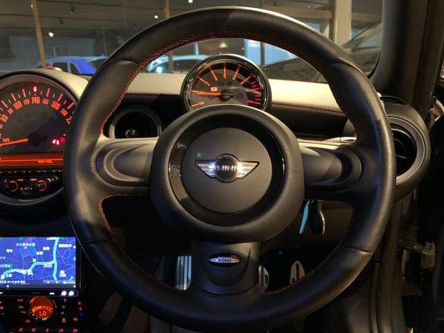 ＭＩＮＩ ジョンクーパーワークスＧＰ　６ＭＴ世界限定２０００台　日本限定２００台　専用ＡＷ　カロッツェリアナビ（ＡＶＩＣ－ＭＲＺ００９）　バックカメラ　ＥＴＣ　取説　記録簿　スペアキー（33枚目）