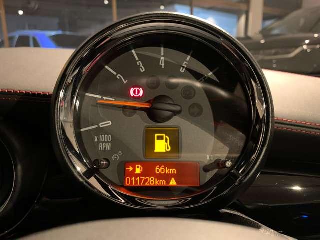 ＭＩＮＩ ジョンクーパーワークスＧＰ　６ＭＴ世界限定２０００台　日本限定２００台　専用ＡＷ　カロッツェリアナビ（ＡＶＩＣ－ＭＲＺ００９）　バックカメラ　ＥＴＣ　取説　記録簿　スペアキー（34枚目）