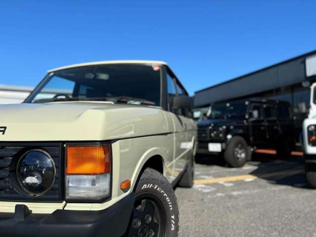 レンジローバー バンデンプラ　４ＷＤ　整備記録９件　サンドベージュペイント　純正１６インチアルミマットブラックペイント　コイルサス（4枚目）
