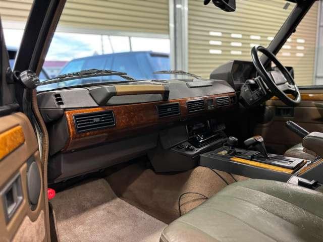 レンジローバー バンデンプラ　４ＷＤ　整備記録９件　サンドベージュペイント　純正１６インチアルミマットブラックペイント　コイルサス（7枚目）