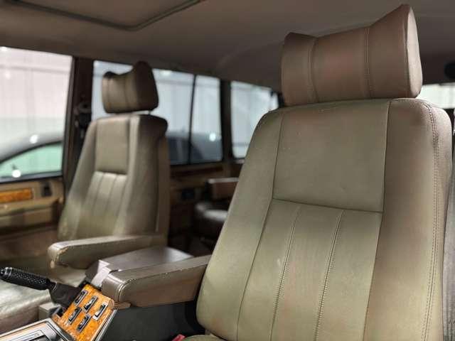 レンジローバー バンデンプラ　４ＷＤ　整備記録９件　サンドベージュペイント　純正１６インチアルミマットブラックペイント　コイルサス（10枚目）