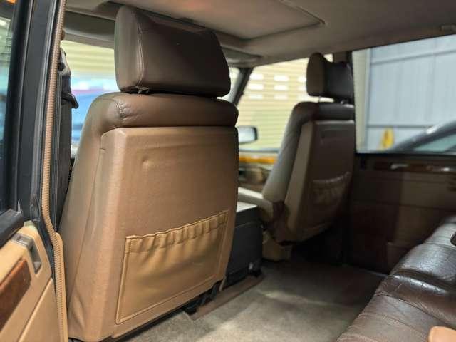 レンジローバー バンデンプラ　４ＷＤ　整備記録９件　サンドベージュペイント　純正１６インチアルミマットブラックペイント　コイルサス（11枚目）