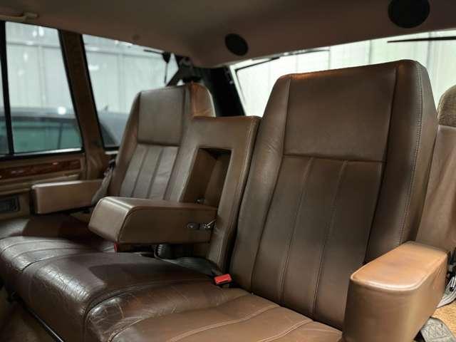 レンジローバー バンデンプラ　４ＷＤ　整備記録９件　サンドベージュペイント　純正１６インチアルミマットブラックペイント　コイルサス（14枚目）