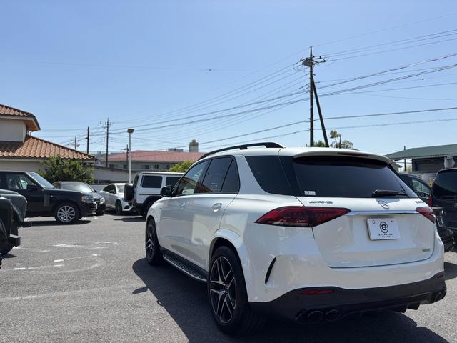 GLE GLE53 4マチック+ (ISG搭載モデル) 21インチAW ハーフレザー(ヒーター/ベンチレーション) AMGカーボンインテリアpkg パノラミックスライディングルーフ ヘッドアップディスプレイ Burmester 360度カメラ(4枚目)