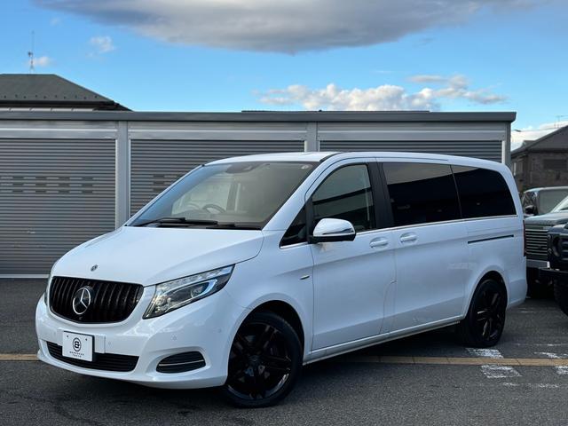 Vクラス V220d アバンギャルド ロング ディーゼルターボ 純正18インチ5ツインスポークAW(グロスブラック塗装) パナメリカーナstyleフロントグリル(グロスブラック仕上げ) 黒革 360度カメラ 純正ナビTV ETC スペアキー(2枚目)