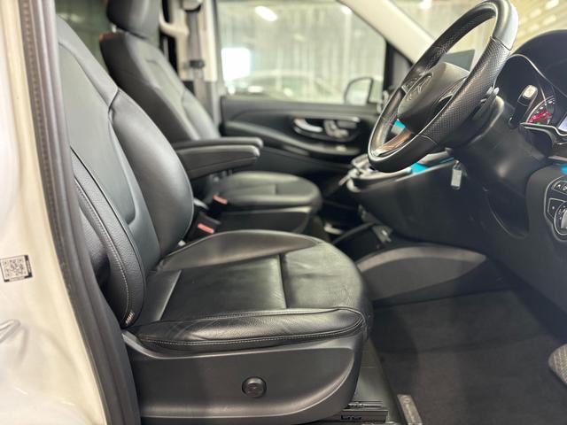 Vクラス V220d アバンギャルド ロング ディーゼルターボ 純正18インチ5ツインスポークAW(グロスブラック塗装) パナメリカーナstyleフロントグリル(グロスブラック仕上げ) 黒革 360度カメラ 純正ナビTV ETC スペアキー(15枚目)