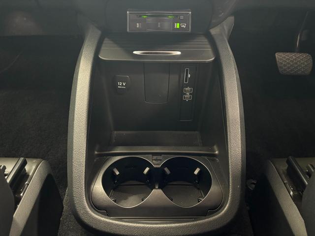 Vクラス V220d アバンギャルド ロング ディーゼルターボ 純正18インチ5ツインスポークAW(グロスブラック塗装) パナメリカーナstyleフロントグリル(グロスブラック仕上げ) 黒革 360度カメラ 純正ナビTV ETC スペアキー(23枚目)