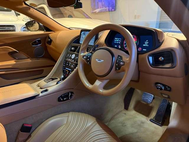 DB11 ビスポークレザー ディーラー記録簿付(9枚目)