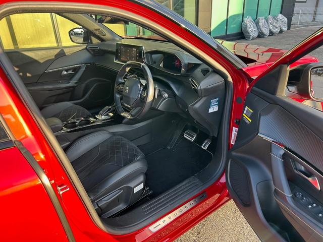 ２００８ ＧＴライン　衝突軽減ブレーキ　アダプティブクルーズコントロール　ブラインドスポットモニター　レーンキープアシスト　ＡｐｐｌｅＣａｒＰｌａｙ　バックカメラ　サイドカメラ　クリアランスソナー　ＥＴＣ　ＬＥＤライト（6枚目）