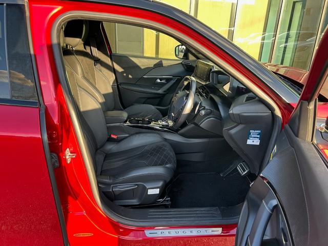 ２００８ ＧＴライン　衝突軽減ブレーキ　アダプティブクルーズコントロール　ブラインドスポットモニター　レーンキープアシスト　ＡｐｐｌｅＣａｒＰｌａｙ　バックカメラ　サイドカメラ　クリアランスソナー　ＥＴＣ　ＬＥＤライト（7枚目）