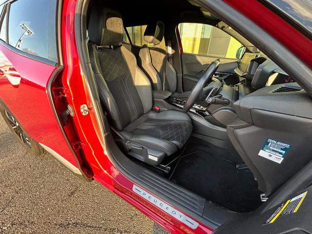 ２００８ ＧＴライン　衝突軽減ブレーキ　アダプティブクルーズコントロール　ブラインドスポットモニター　レーンキープアシスト　ＡｐｐｌｅＣａｒＰｌａｙ　バックカメラ　サイドカメラ　クリアランスソナー　ＥＴＣ　ＬＥＤライト（8枚目）