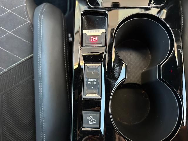 ２００８ ＧＴライン　衝突軽減ブレーキ　アダプティブクルーズコントロール　ブラインドスポットモニター　レーンキープアシスト　ＡｐｐｌｅＣａｒＰｌａｙ　バックカメラ　サイドカメラ　クリアランスソナー　ＥＴＣ　ＬＥＤライト（29枚目）
