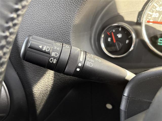ジープ・ラングラーアンリミテッド スポーツ　４ＷＤ　純正サイドステップ　ＭＤチェンジャー　サンルーフ　ドライブレコーダー　ＥＴＣ　シガーソケット　純正タイヤ１７インチ　取り扱い説明書　保証書　Ｗエアバッグ（9枚目）