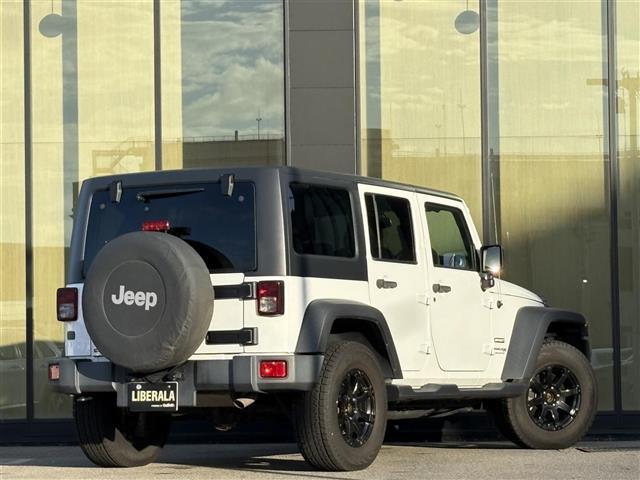 ジープ・ラングラーアンリミテッド スポーツ　４ＷＤ　純正サイドステップ　ＭＤチェンジャー　サンルーフ　ドライブレコーダー　ＥＴＣ　シガーソケット　純正タイヤ１７インチ　取り扱い説明書　保証書　Ｗエアバッグ（29枚目）