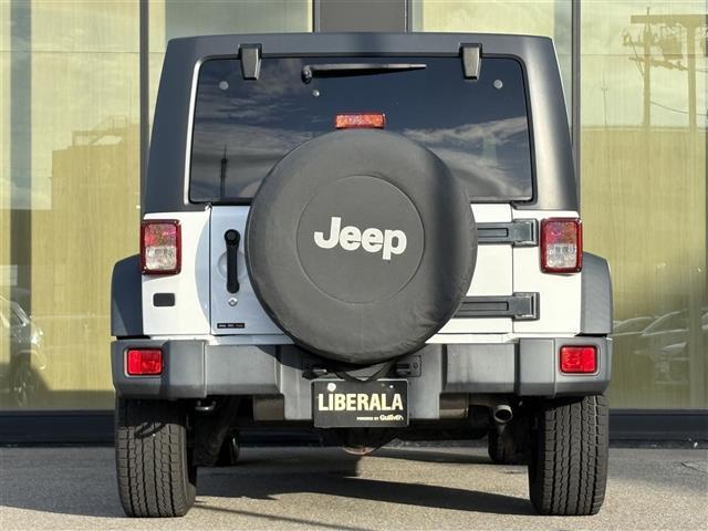 ジープ・ラングラーアンリミテッド スポーツ　４ＷＤ　純正サイドステップ　ＭＤチェンジャー　サンルーフ　ドライブレコーダー　ＥＴＣ　シガーソケット　純正タイヤ１７インチ　取り扱い説明書　保証書　Ｗエアバッグ（30枚目）