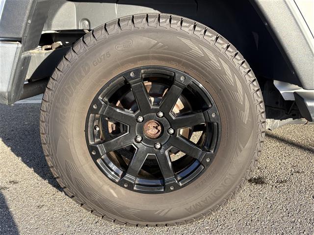ジープ・ラングラーアンリミテッド スポーツ　４ＷＤ　純正サイドステップ　ＭＤチェンジャー　サンルーフ　ドライブレコーダー　ＥＴＣ　シガーソケット　純正タイヤ１７インチ　取り扱い説明書　保証書　Ｗエアバッグ（37枚目）