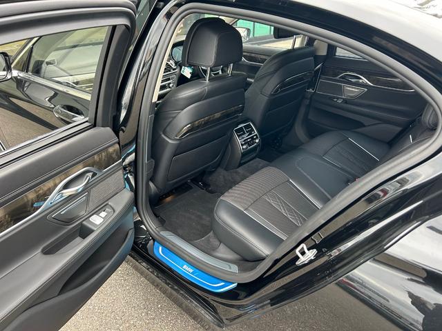 7シリーズ 740d xDrive エクセレンス サンルーフ Harman/Kardon HUD 黒革シート シートベンチレーション 衝突軽減ブレーキ アダプティブクルーズコントロール ブラインドスポットモニター 純正ナビ フルセグTV 360カメラ(44枚目)