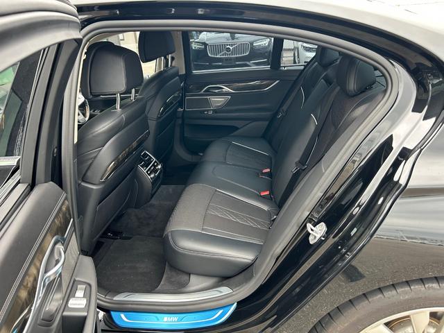 7シリーズ 740d xDrive エクセレンス サンルーフ Harman/Kardon HUD 黒革シート シートベンチレーション 衝突軽減ブレーキ アダプティブクルーズコントロール ブラインドスポットモニター 純正ナビ フルセグTV 360カメラ(45枚目)