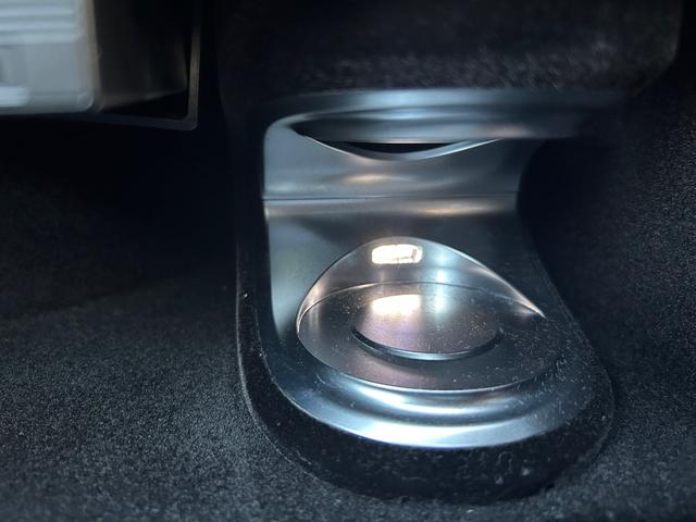 Cクラス C43 4マチック エクスクルーシブPKG BurmesterサウンドエアバランスPKG 黒革シート シートヒーター 衝突軽減ブレーキ アダプティブクルーズコントロール ブラインドスポットモニター レーンキープアシスト(30枚目)