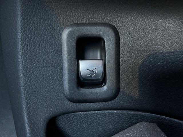 Cクラス C43 4マチック エクスクルーシブPKG BurmesterサウンドエアバランスPKG 黒革シート シートヒーター 衝突軽減ブレーキ アダプティブクルーズコントロール ブラインドスポットモニター レーンキープアシスト(31枚目)