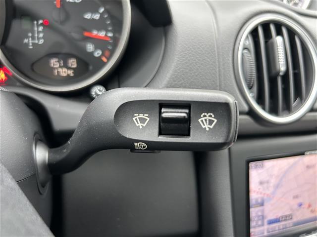 ケイマン ベースグレード スポーツクロノパッケージ スポーツプラス スポーツエグゾースト ハーフレザーシート シートヒーター カロッツェリアナビ フルセグTV フルートゥース 可変リアスポイラー 純正18インチアルミホイール(14枚目)