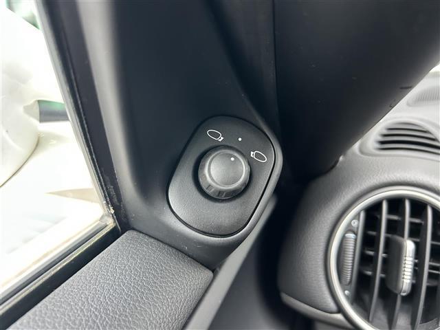 ケイマン ベースグレード スポーツクロノパッケージ スポーツプラス スポーツエグゾースト ハーフレザーシート シートヒーター カロッツェリアナビ フルセグTV フルートゥース 可変リアスポイラー 純正18インチアルミホイール(16枚目)