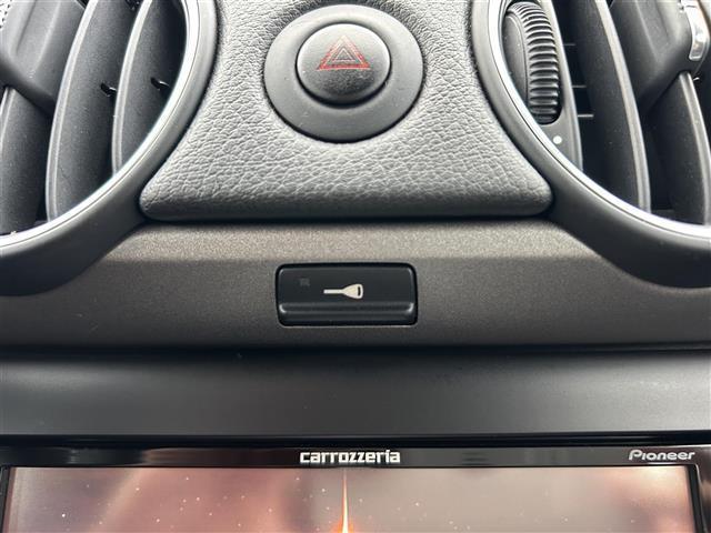 ケイマン ベースグレード スポーツクロノパッケージ スポーツプラス スポーツエグゾースト ハーフレザーシート シートヒーター カロッツェリアナビ フルセグTV フルートゥース 可変リアスポイラー 純正18インチアルミホイール(25枚目)