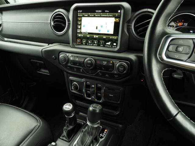 ジープ・ラングラーアンリミテッド サハラ　純正ナビ　ｃａｒｐｌａｙ　フルセグＴＶ　　ＲＡＹＳ１７ＡＷ　ＴＶキャンセラー　ドラレコレーダー　アルパインスピーカー　シートヒーター　ハンドルヒーター　ＡＣＣ　ＬＫＡ　ＢＳＭ　バックカメラ（19枚目）