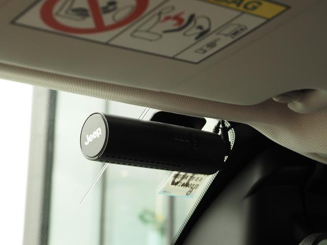 トレイルホーク　ＡＣＣ　ＢＳＭ　ＬＫＡ　衝突軽減ブレーキ　純正ナビ　フルセグＴＶ　ｂｌｕｅｔｏｏｔｈ　バックカメラ　ＬＥＤライト　ドライブレコーダー　純正１７ｉｎＡＷ　ＥＴＣ２．０　スマートキー(18枚目)