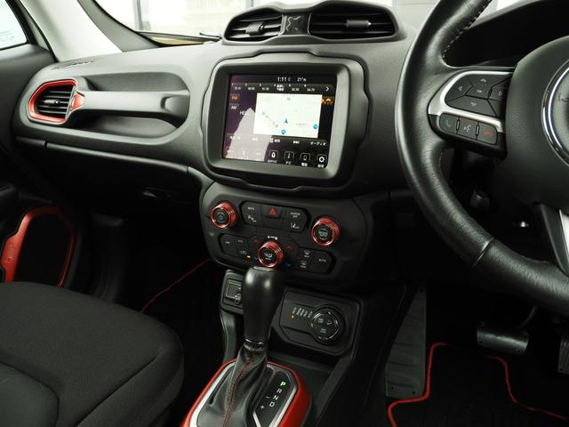 トレイルホーク　ＡＣＣ　ＢＳＭ　ＬＫＡ　衝突軽減ブレーキ　純正ナビ　フルセグＴＶ　ｂｌｕｅｔｏｏｔｈ　バックカメラ　ＬＥＤライト　ドライブレコーダー　純正１７ｉｎＡＷ　ＥＴＣ２．０　スマートキー(19枚目)